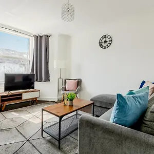 Apartment Bright 2br Flat, Forest Gate, East, London